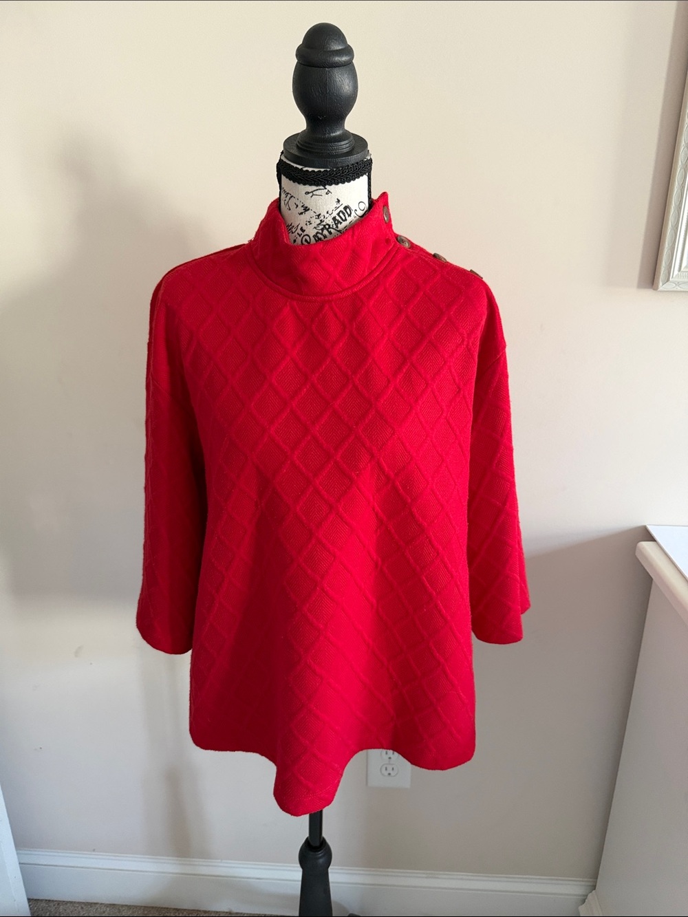 Women’s Red Diamond-Texture Mock Neck Sweater